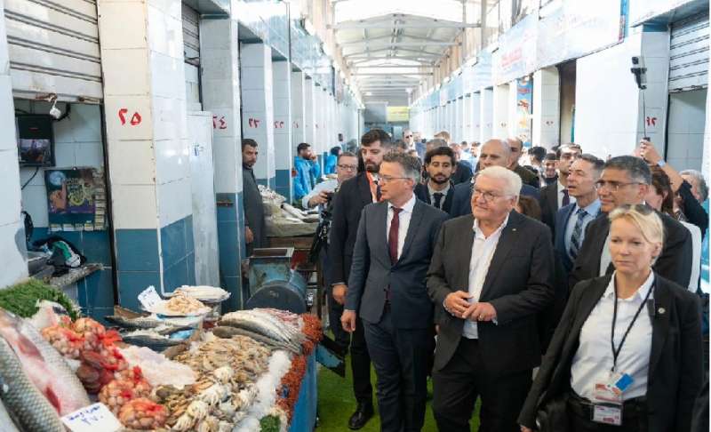 الرئيس الألمانى يزور سوق السمك بالجيزة