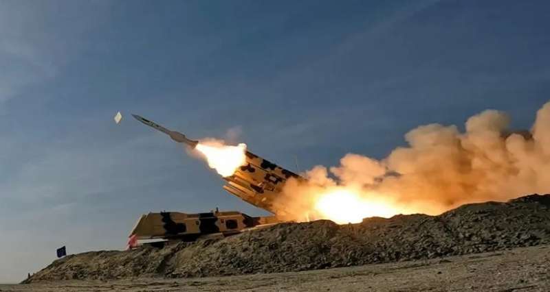ايران ترد وتمطر تل ابيب بالصواريخ