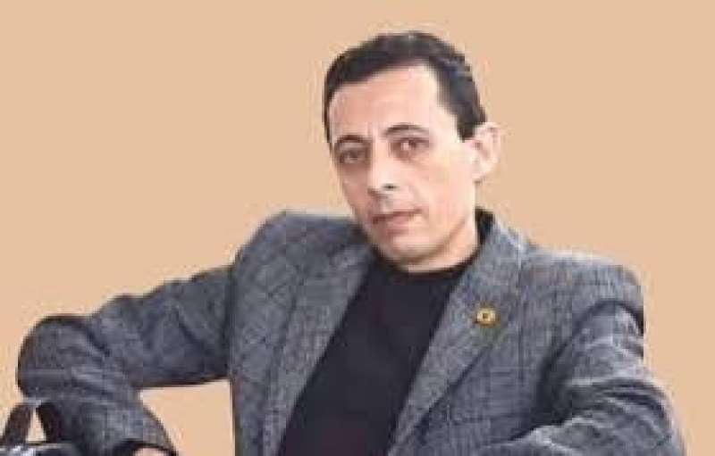 الكاتب الكبير مدحت الشيخ