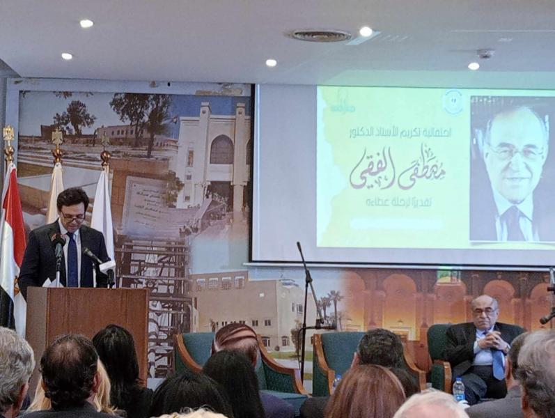 وزير الثقافة يكرم الدكتور مصطفى الفقى