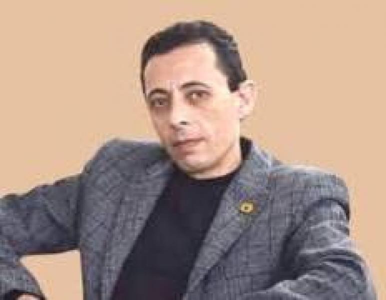 الكاتب الكبير مدحت الشيخ