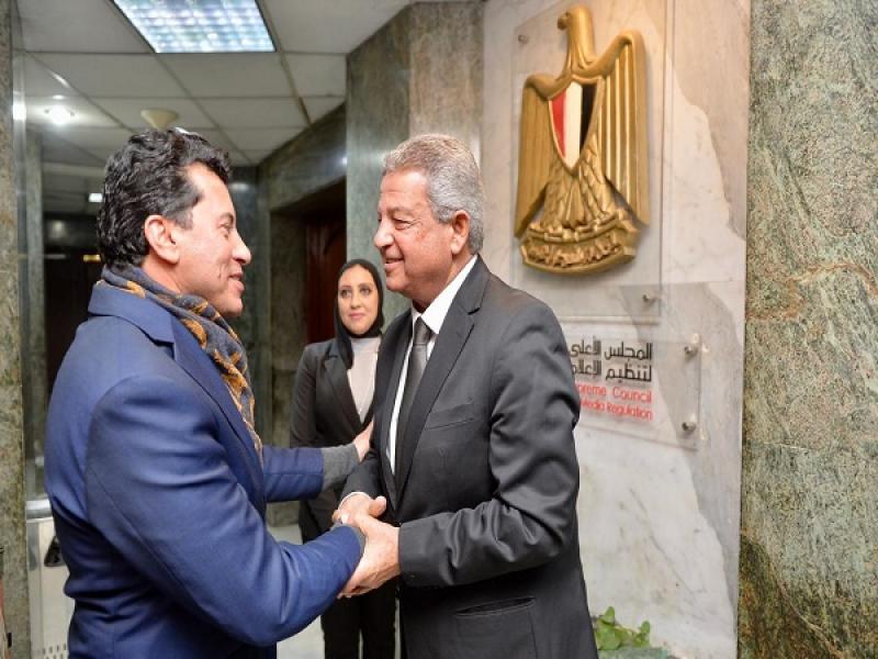 وزير الرياضة يلتقي رئيس المجلس الأعلى لتنظيم الإعلام