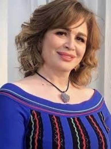 إلهام شاهين : نبيلة عبيد زعلت منى لأنى قلت لها ( انتى زى ماما ) !