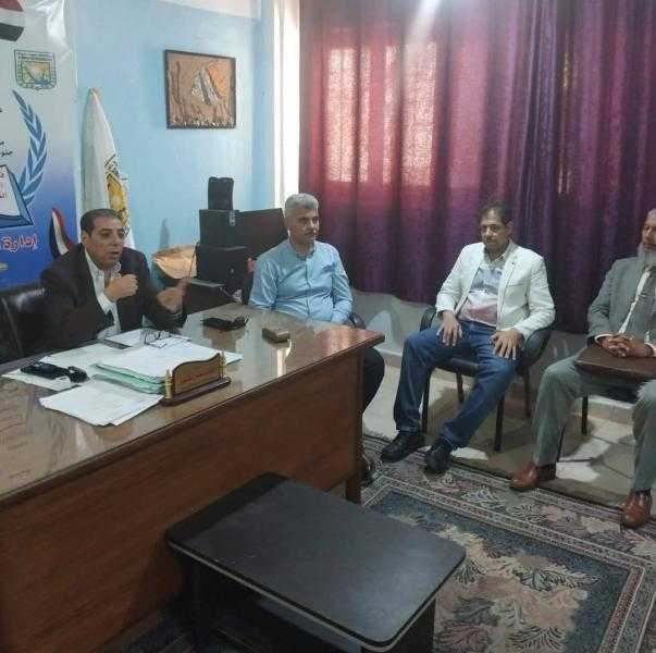وكيل مديرية التربية والتعليم  يتفقد مدارس إدارة دهب التعليمية .