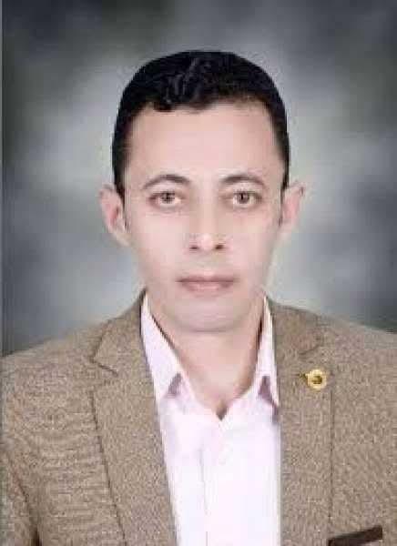 الكاتب الكبير مدحت الشيخ