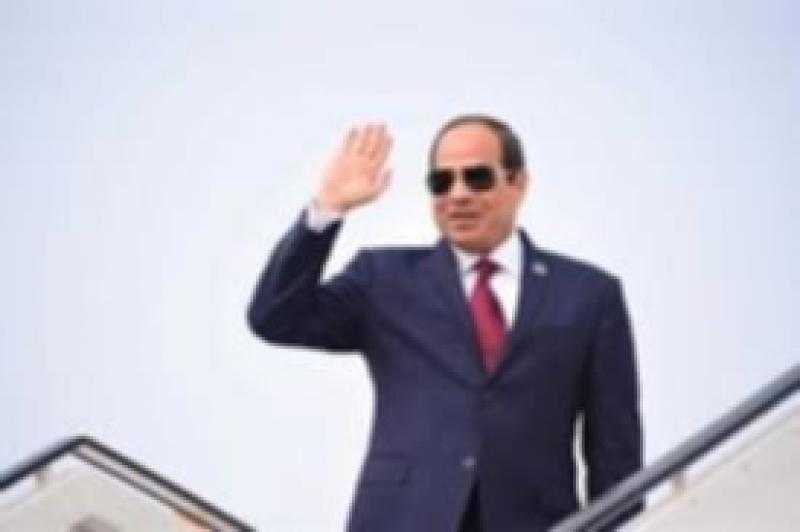السيسى يغادر قطر متوجها إلى الكويت