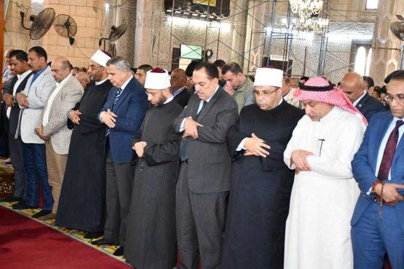 وزير الأوقاف ومحافظ الإسكندرية وسفير الكويت وسفير إندونيسيا ونائب سفير ماليزيا يشهدون صلاة الجمعة