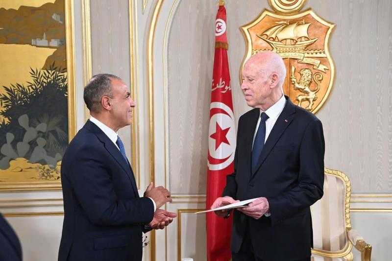 وزير الخارجية والهجرة يسلم رسالة خطية من السيد رئيس الجمهورية إلى الرئيس التونسي