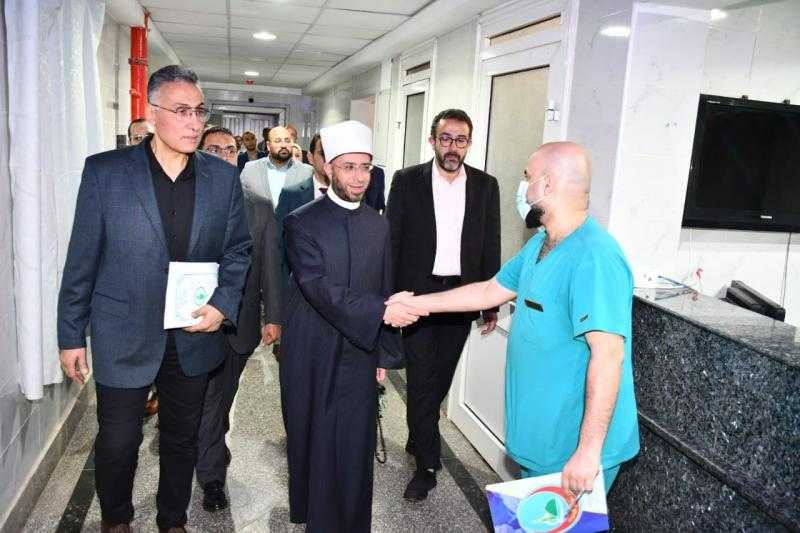 وزير الأوقاف يتفقد مستشفى الدعاة ويشيد بتطويرها