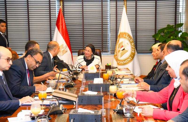 وزيرة البيئة تترأس الجلسة الأولى لمجلس إدارة جهاز تنظيم المخلفات فى تشكيله الجديد