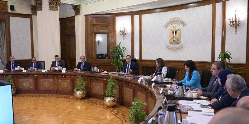رئيس الوزراء يتابع إجراءات تيسير  الحصول على التراخيص المختلفة
