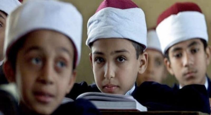 امتحانات اليوم للأول والثاني الأزهري: اللغة الأجنبية والمنطق على المحك