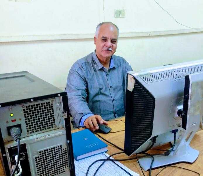 حسين السمنودى يكتب : في غزة... طفل يأكل الورق… وموائد العالم الحر من دماء