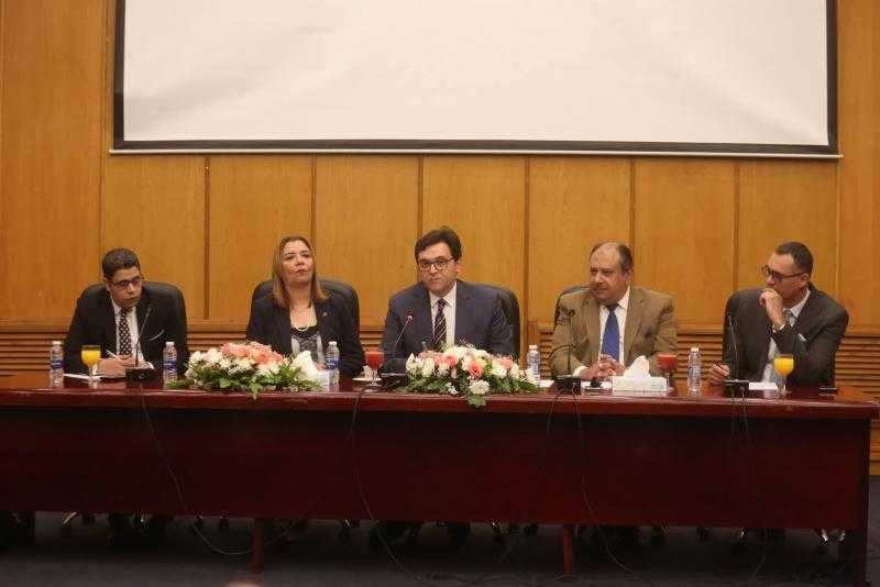 وزير الثقافة يستعرض مشروع القرار الوزاري بفتح باب الترشح لمنصب رئيس أكاديمية الفنون