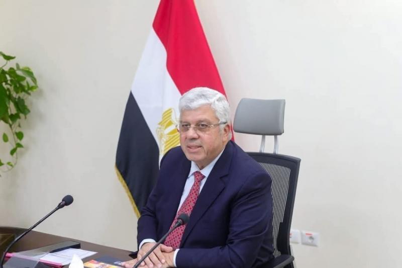دكتور أيمن عاشور