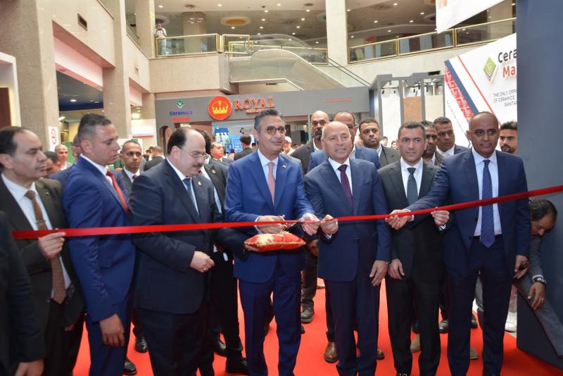 وزير التموين ومحافظ القاهرة يفتتحان معرض "سيراميكا ماركت 2025" ومعرض "هومكس" للتشطيبات المنزلية