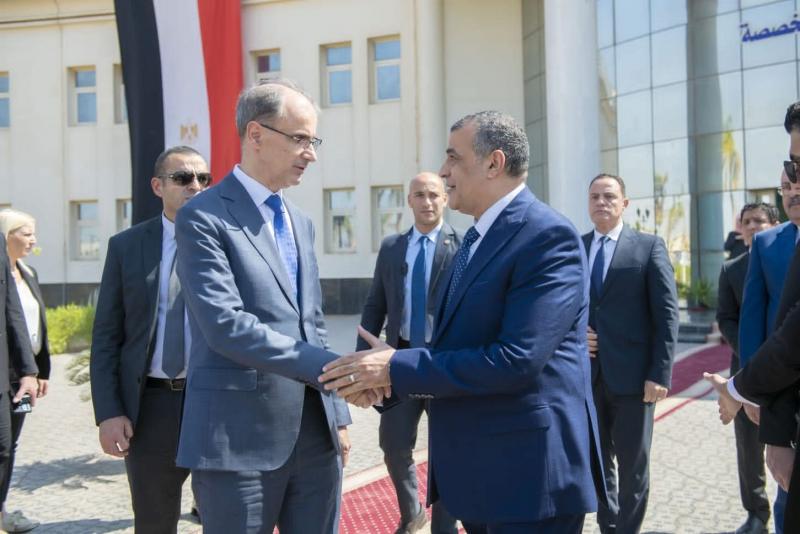 وزير الدولة للإنتاج الحربي يستقبل رئيس وزراء صربيا