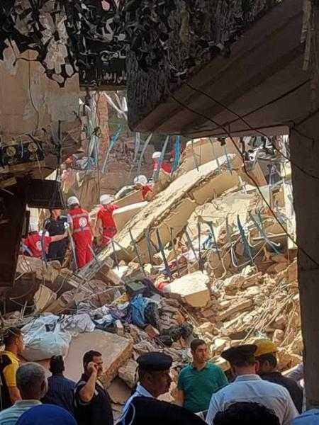 إنقاذ 13 شخصًا من تحت أنقاض العقارين المنهارين بحدائق القبة