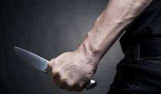 يطعن زوجته وزوجة شقيقه ويحاول إنهاء حياته لمروره بازمة نفسية