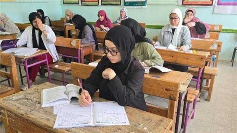 غدا...طلاب الثانوية العامة يؤدون امتحان اللغة الأجنبية الأولى
