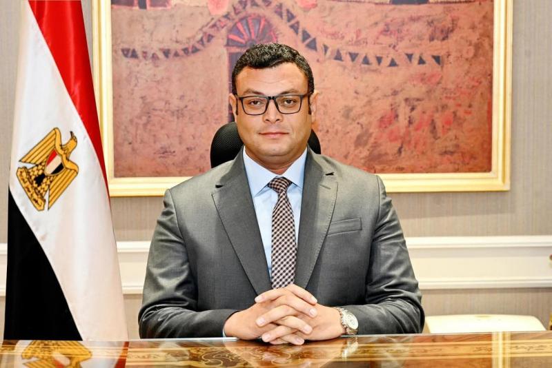وزير الإسكان والمرافق والمجتمعات العمرانية 