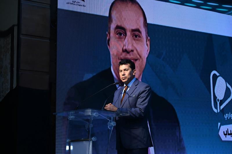 وزير الشباب والرياضة