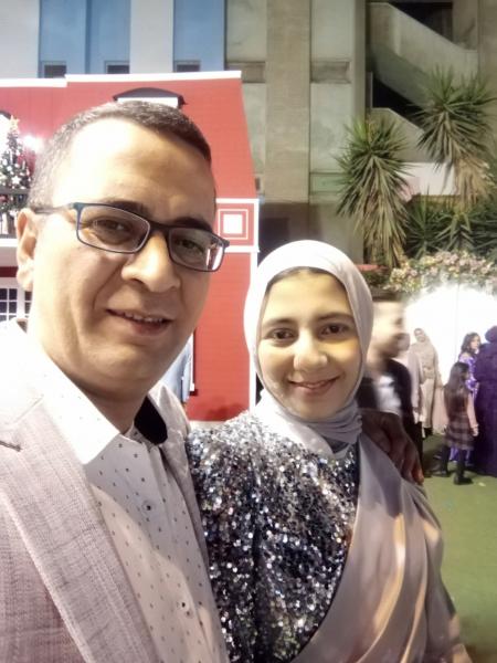 المحترم محمد خليفة ونجلته بوسى