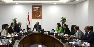 رئيس الوزراء يُتابع مع وزير التربية والتعليم عددًا من ملفات العمل
