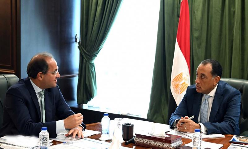 رئيس الوزراء ووزير المالية
