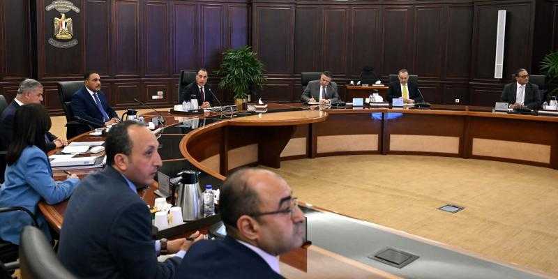 رئيس الوزراء يترأس اجتماع مجلس المحافظين