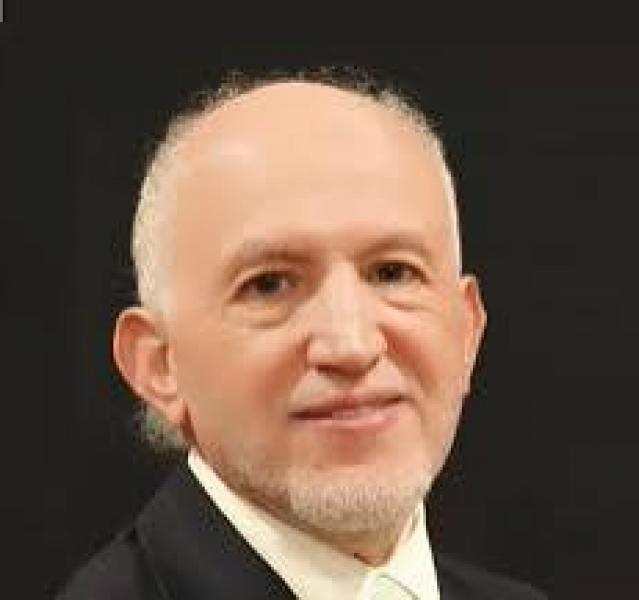 الكاتب الكبير عصام بيومي 