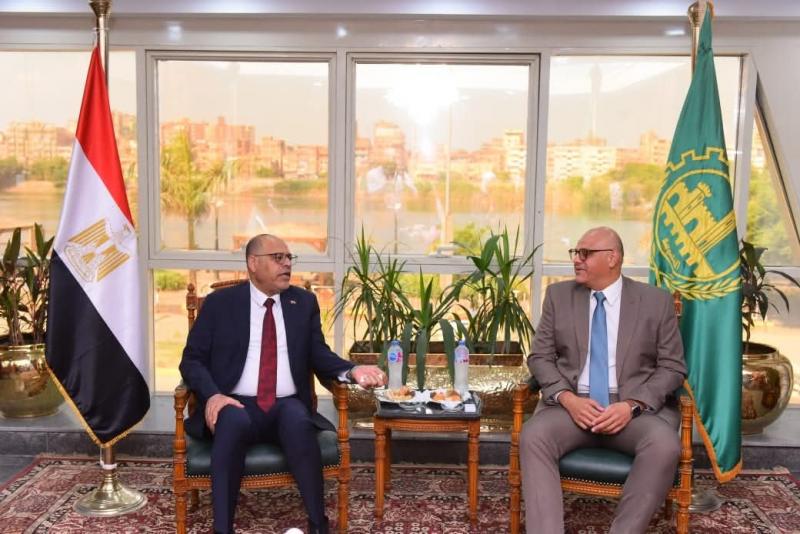 وزير العمل و محافظ القليوبية