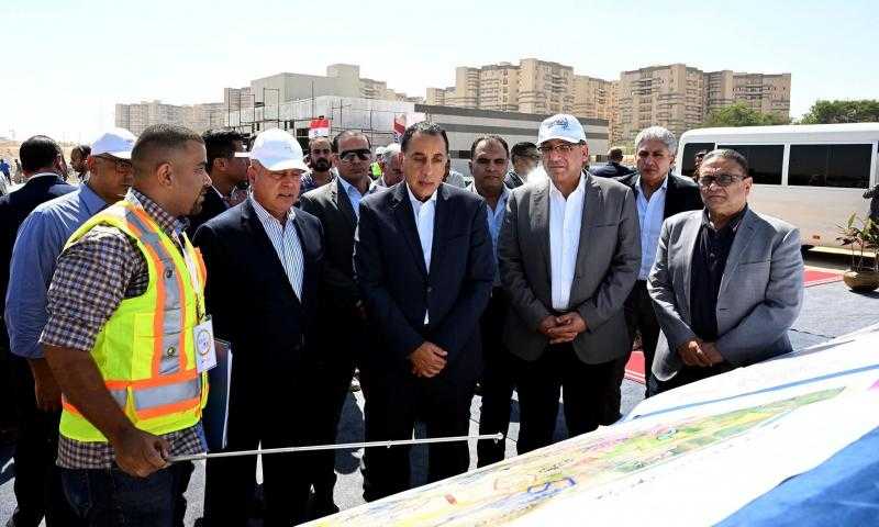 رئيس الوزراء يتابع سير الأعمال بمحطة الأتوبيس الترددي تقاطع طريق الفيوم مع طريق الواحات قرب المتحف المصري الكبير