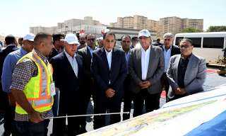 رئيس الوزراء يتابع سير الأعمال بمحطة الأتوبيس الترددي تقاطع طريق الفيوم مع طريق الواحات قرب المتحف المصري الكبير