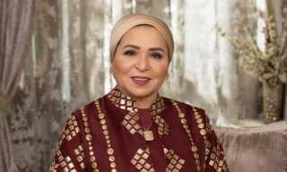 السيدة انتصار السيسى تنشر صورة وسام ”إيزابيل لاكاتوليكا” وتشكر ملكة إسبانيا