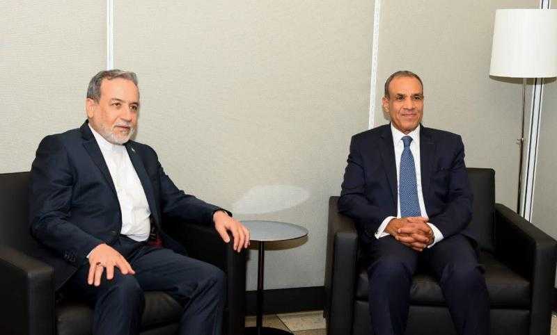 ‏‎وزير الخارجية يلتقي مع نظيره الإيراني على هامش اعمال الجمعية العامة للأمم المتحدة