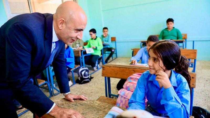 وزير التربية والتعليم يتفقد سير العملية التعليمية بعدد من مدارس محافظة الشرقية