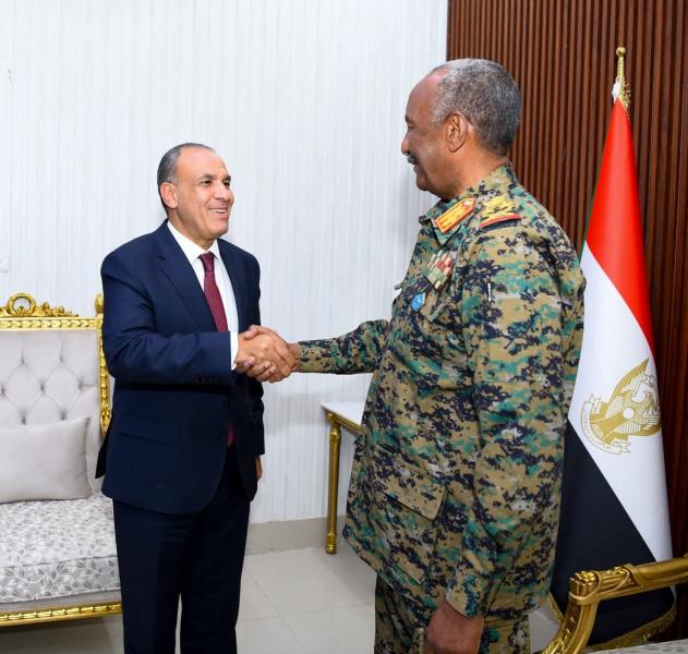 وزير الخارجية يلتقي الفريق أول ركن عبد الفتاح البرهان 