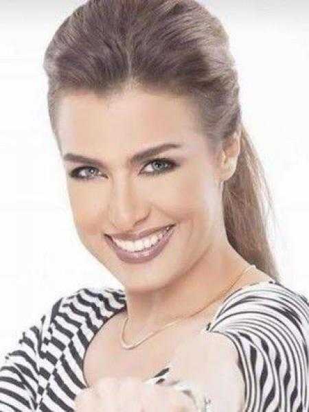 سيمون تؤكد على تمسكها بالغناء رغم نجاحها كممثلة