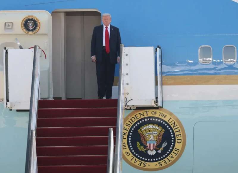 الرئيس ترامب يصل شرم الشيخ 