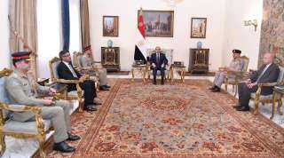 الرئيس السيسى يستقبل رئيس أركان القوات البرية الباكستانية بحضور وزير الدفاع الرئيس السيسى يستقبل رئيس أركان القوات البرية الباكستانية بحضور وزير الدفاع
