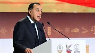 رئيس الوزراء يستقبل نظيره الكويتي بمطار القاهرة الدولي رئيس الوزراء يستقبل نظيره الكويتي بمطار القاهرة الدولي