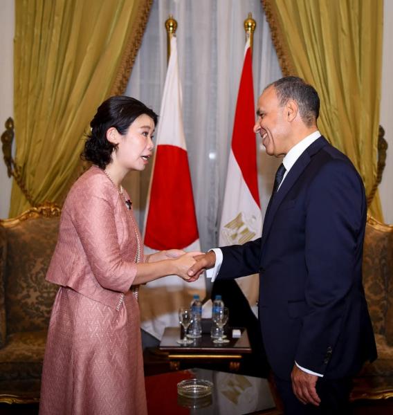 وزير الخارجية يستقبل مبعوثة رئيسة الوزراء اليابانية