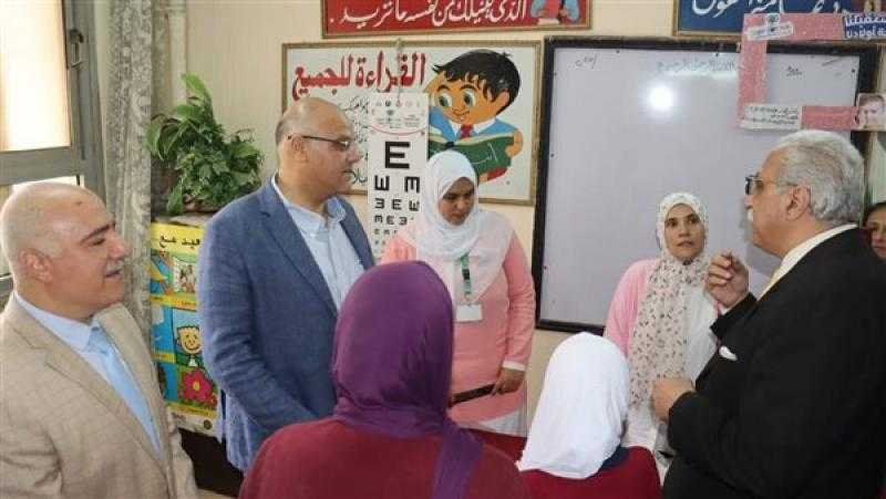 محافظ القليوبية يدشن مبادرة لفحص نظر 456 ألف طالب بالمجان