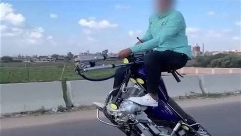 استعراض بالدراجات النارية