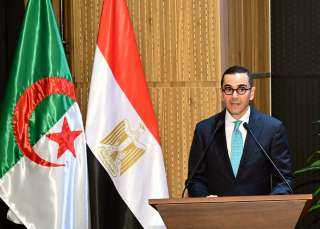 مصر والجزائر : تعاون و تعظيم حجم الاستثمارات والتجارة بين البلدين