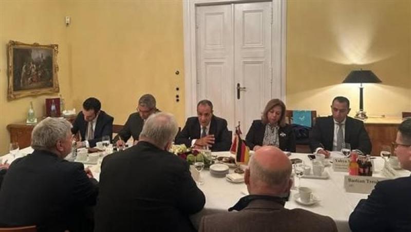 الدكتور بدر عبدالعاطي