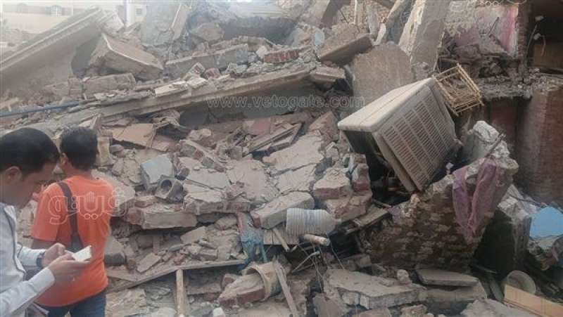 انهيار عقار في أسوان