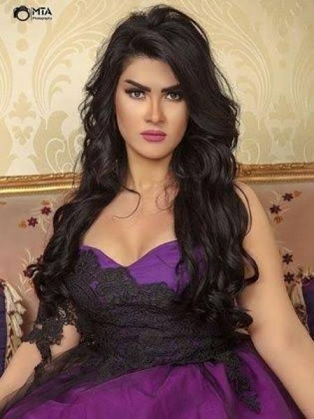 الفنانة  ياسمينا المصري