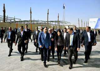 مدبولي يفتتح مصنعين للطاقة الشمسية والمنسوجات بالمنطقة الاقتصادية لقناة السويس